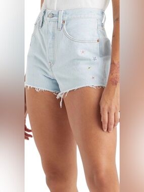 Levi 501 embroidered floral shorts • W 32” women
